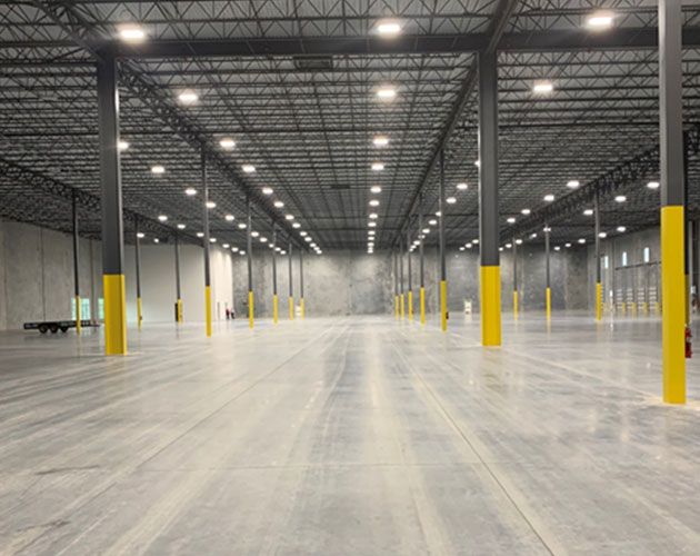 Warehouse in Houston capable of handling large volumes of freight and cargo.